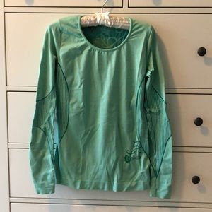 Athleta long sleeved running top